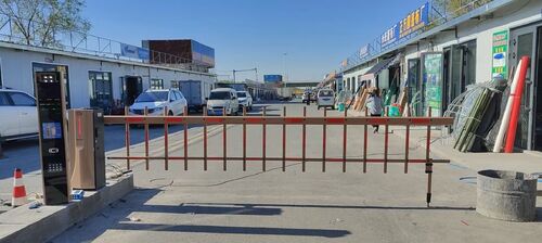Aktueller Firmenfall über E40Pro Schrankenanlage | Eingang zum Baumarkt