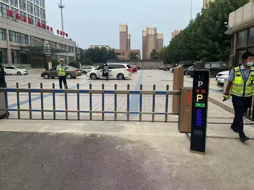 Aktueller Firmenfall über E40Pro Barrier Gate | Government Office Compound Entrance