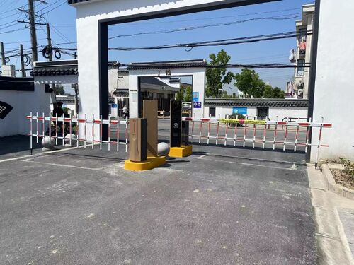 Aktueller Firmenfall über E40Pro Barrier Gate | Chinese-style Community Entrance